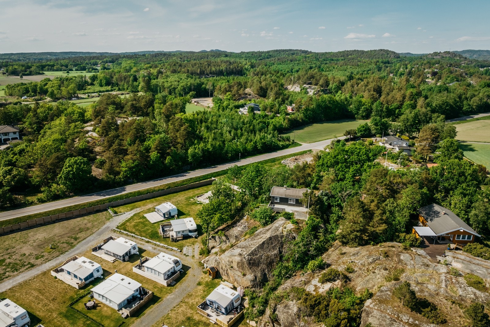 Eiendommen ligger i idylliske omgivelser. Galleribilde