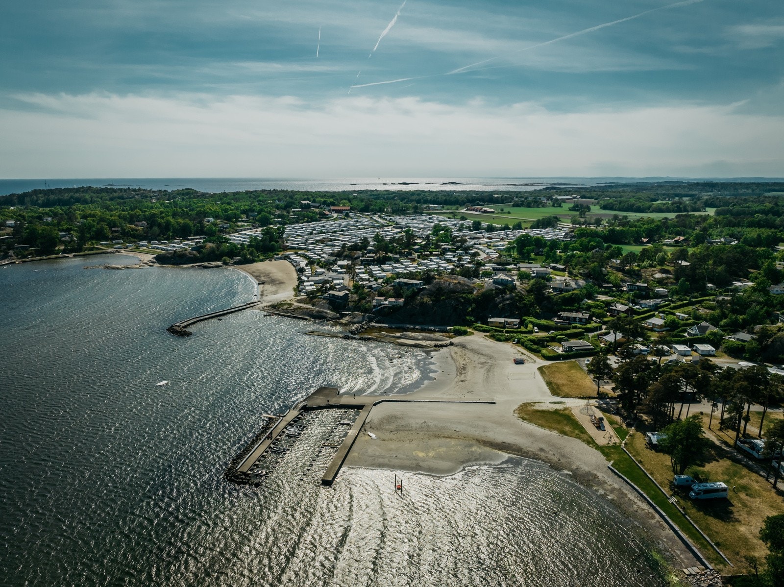 Det er mange gode grunner til å ha hytte i disse omgivelsene. Galleribilde