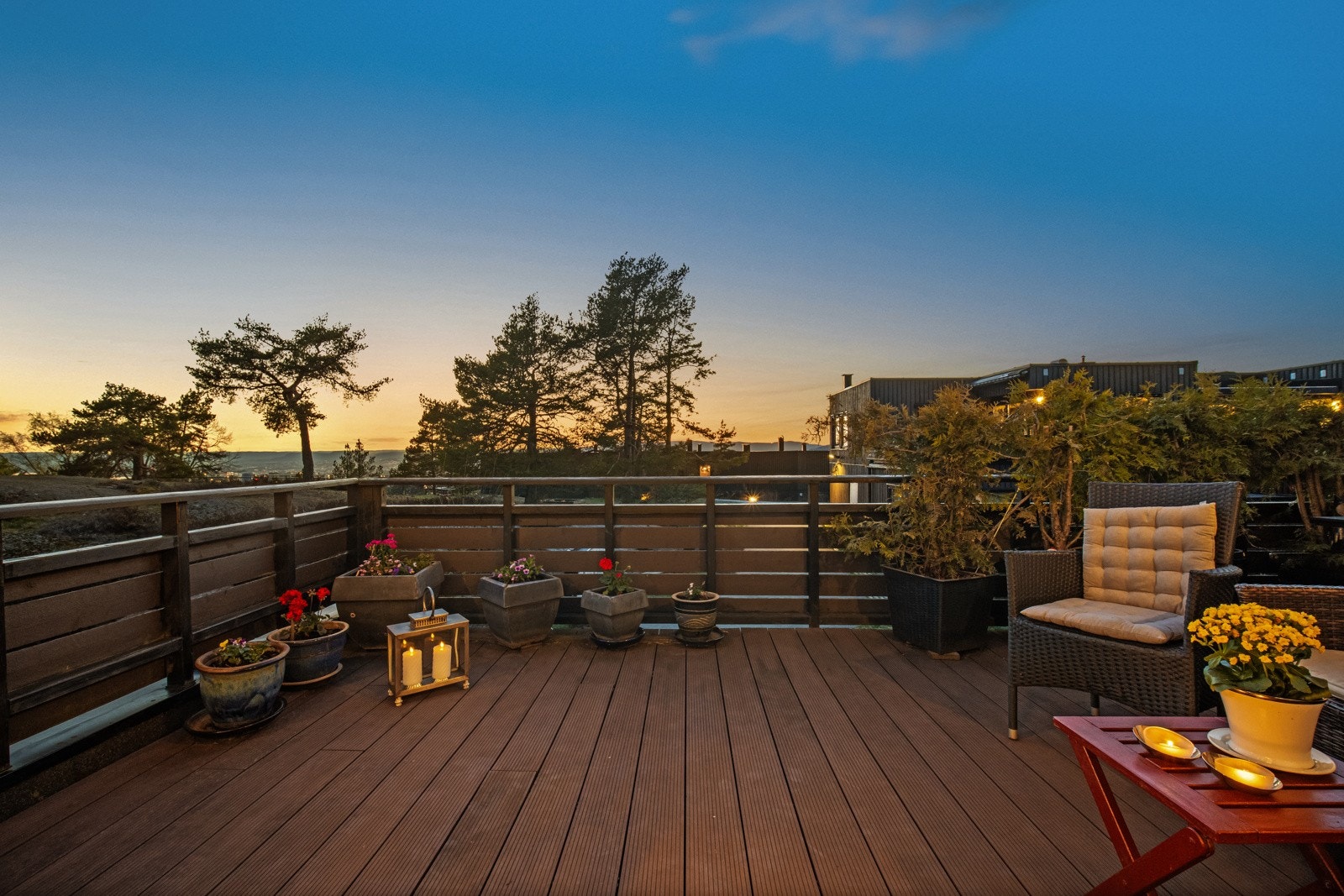 En herlig uteplass hvor solnedgangen kan nytes. Galleribilde