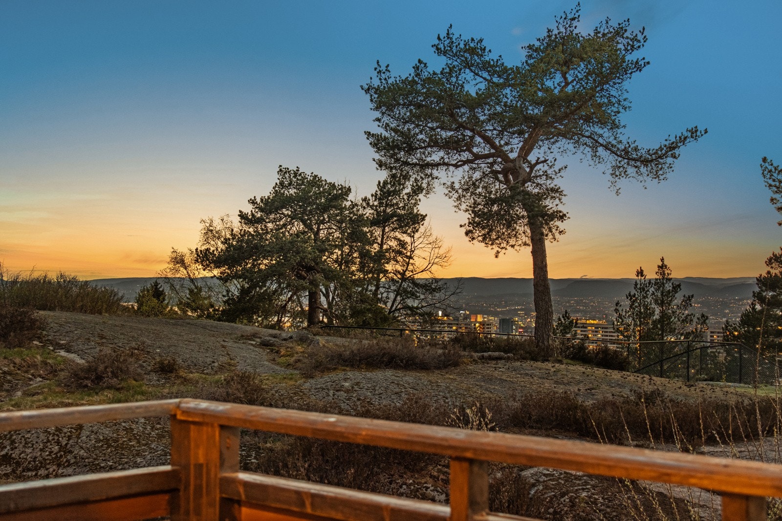 Fra balkongen er det utsikt over Oslo. Galleribilde