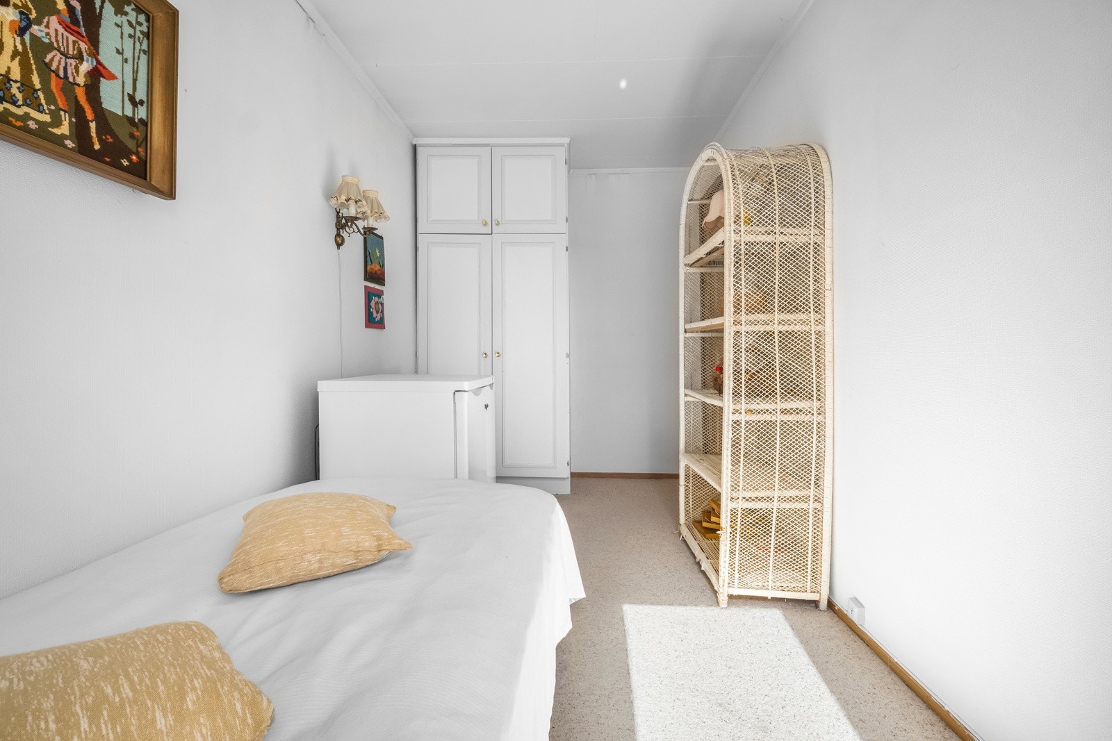 Ved behov kan et av rommene benyttes som kontor, walk-in closet eller en ekstra stue. Galleribilde