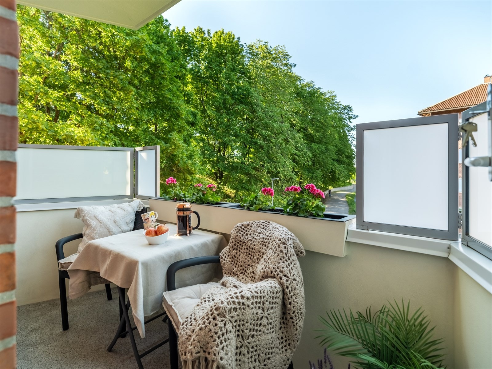 Sør-vestvendt balkong med rikelig med sol. Galleribilde