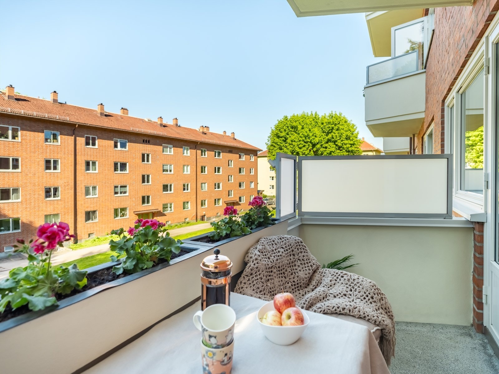 Edvard Griegs allé 15B er en stilren og moderne 3-roms andelsleilighet. Galleribilde