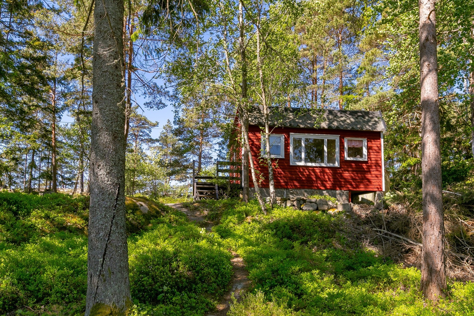 Opprinnelig hytte - nå anneks - fra 1960. Må renoveres. Galleribilde