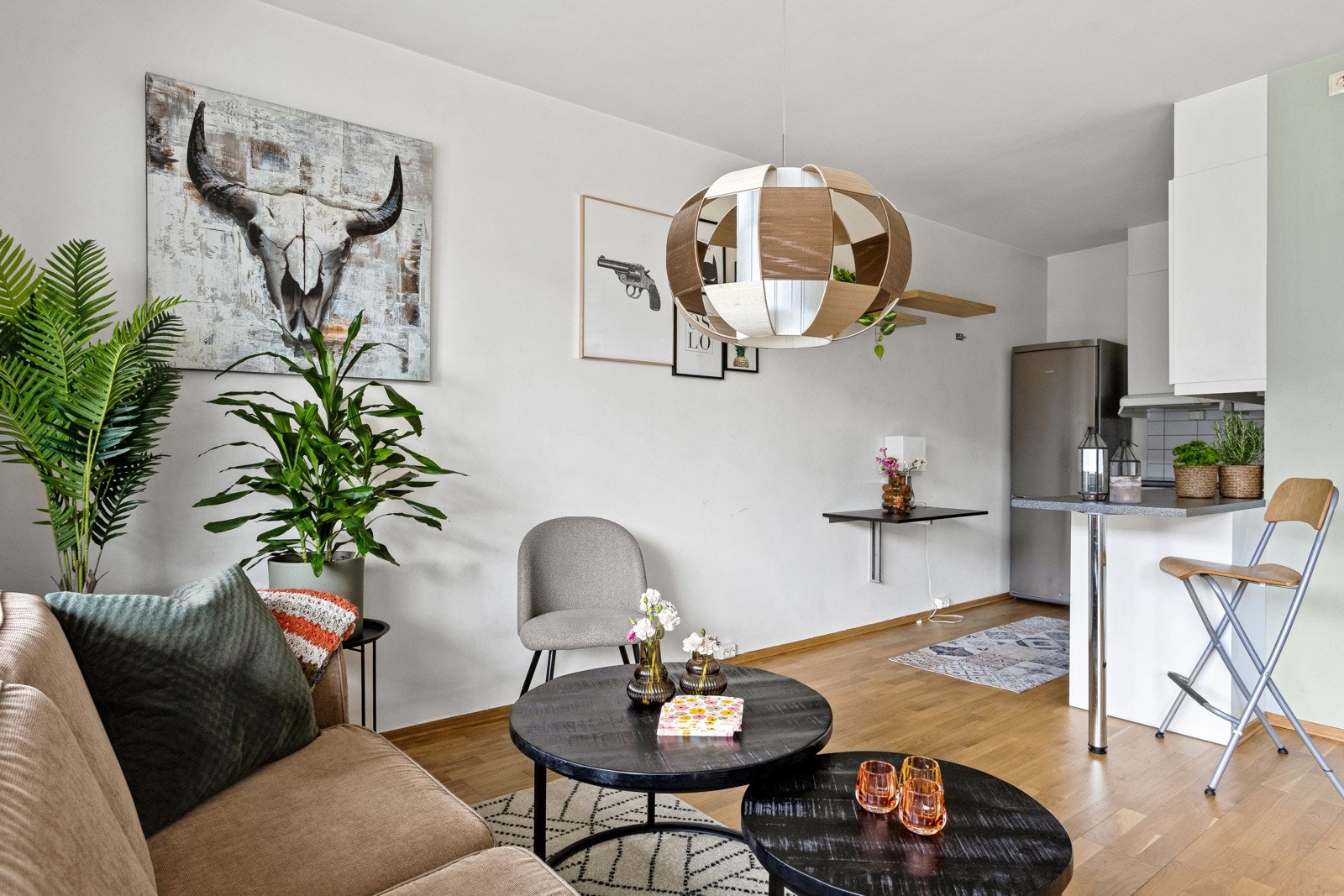 Åpen og fin kjøkkenløsning. Galleribilde