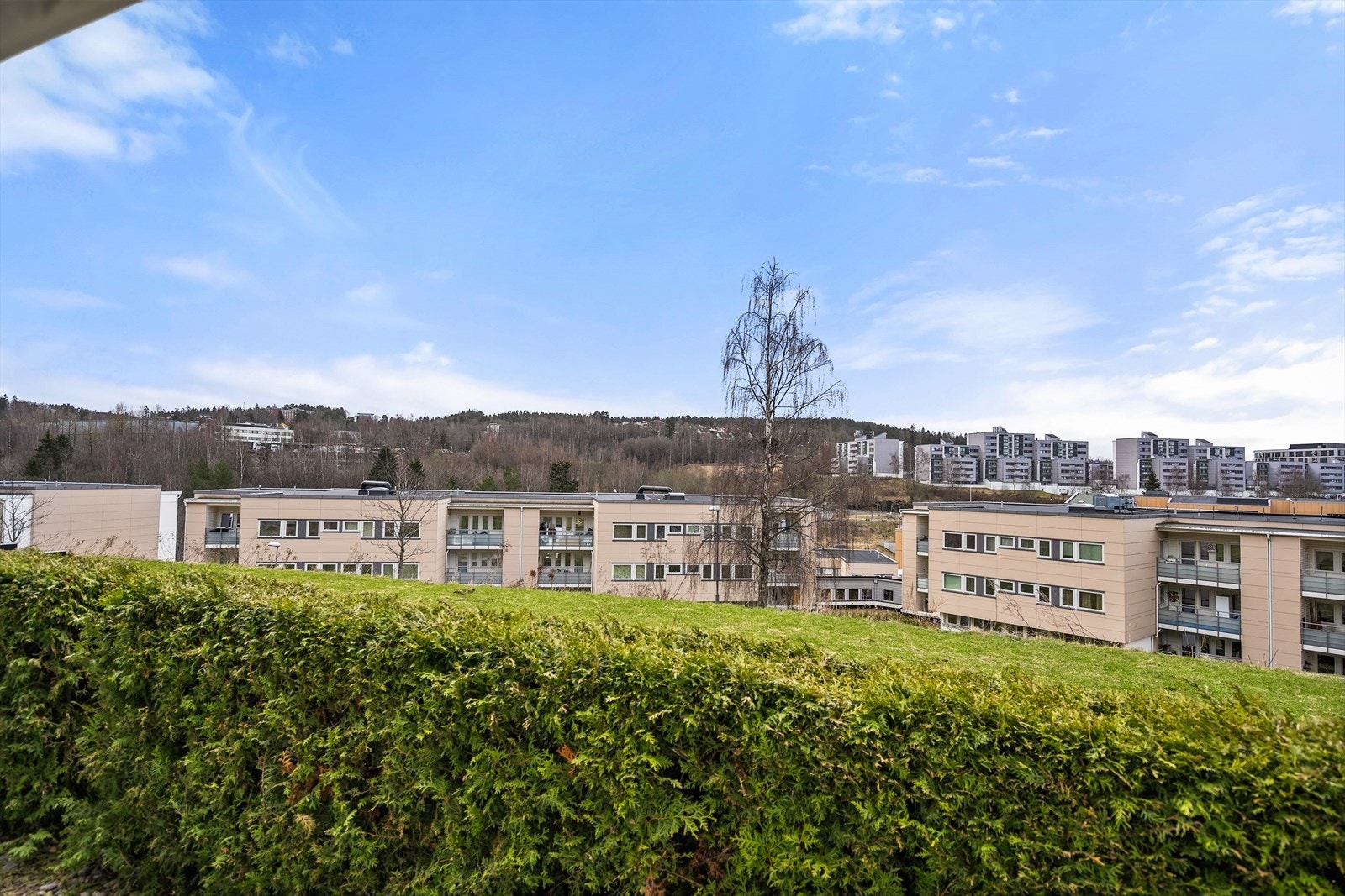 Terrassen vender mot sydvest og dere vil nyte svært gode solforhold. Galleribilde