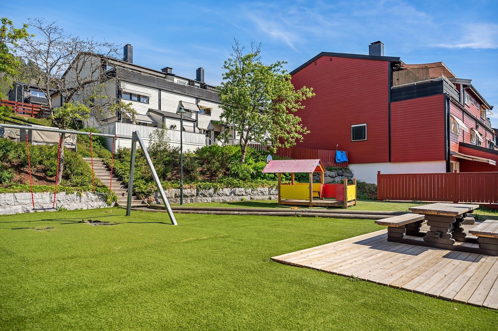 Løkenhavna er et populært og meget barnevennlig boligfelt på Kolsås med fine lekearealer og nærhet til fritidsaktiviteter. Galleribilde