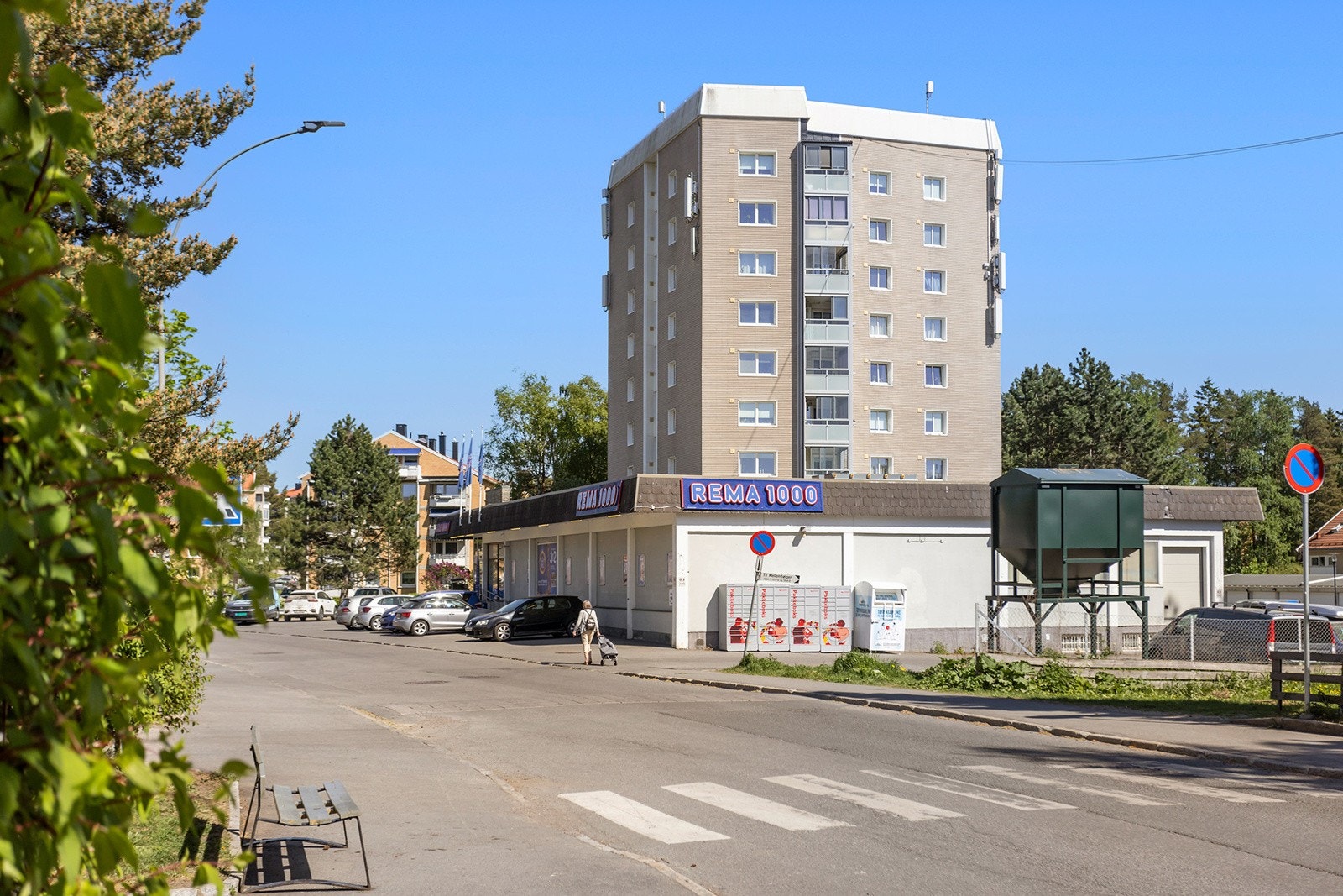 Butikk og T-bane rett ved. Galleribilde