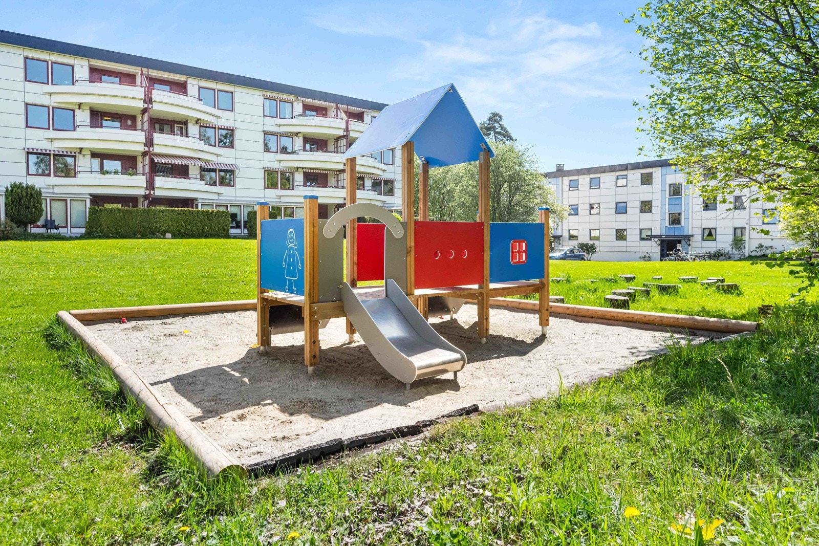 Det er også en nyere lekeplass Galleribilde