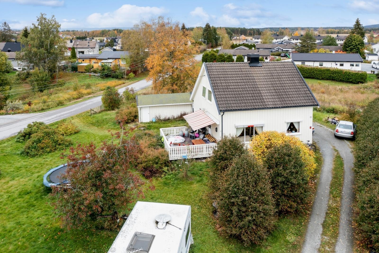 Sentrumsnær bolig på stor hjørnetomt Galleribilde