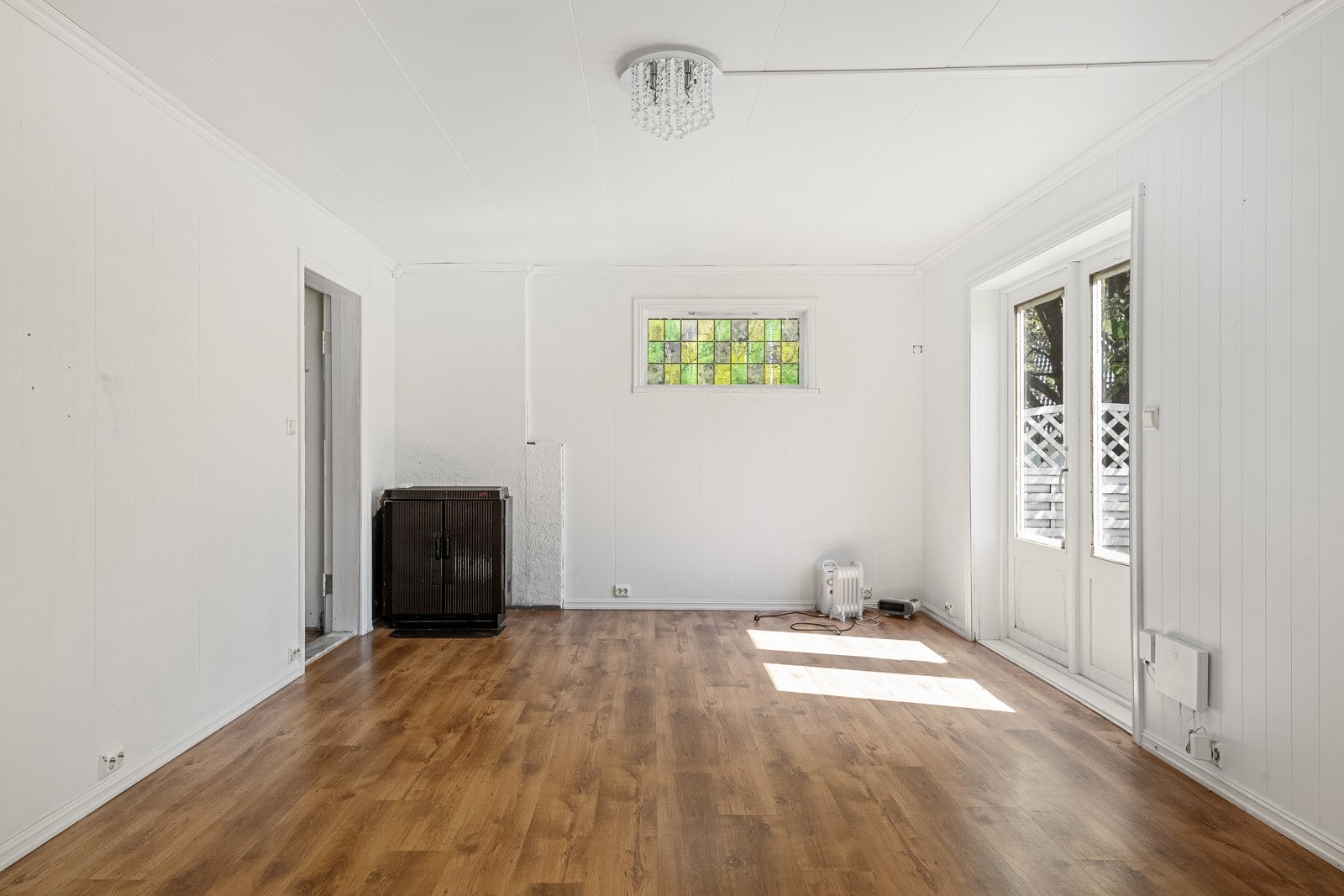 Dører direkte ut til uteområde / hage. Galleribilde