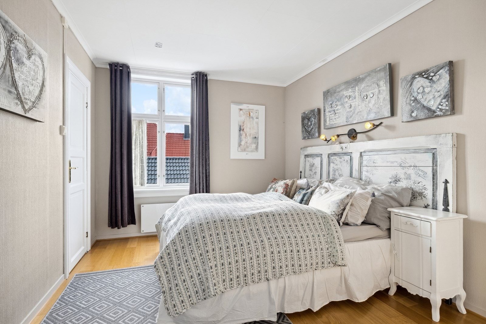 I 2. etasjen finner du i dag totalt 4 gode soverom. Galleribilde