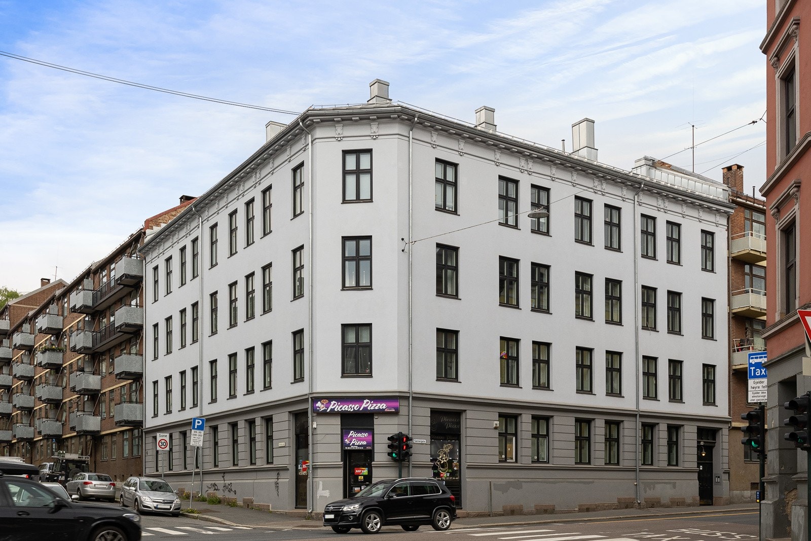 Her bor du sentralt, men tilbaketrukket til, vendt ut mot Christies gate i vest. Galleribilde