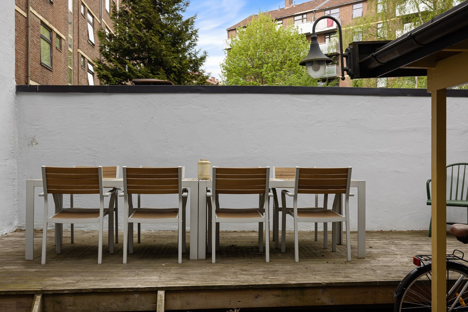 Her kan årets fine dager og kvelder nytes i borettslagets bakgård. Galleribilde