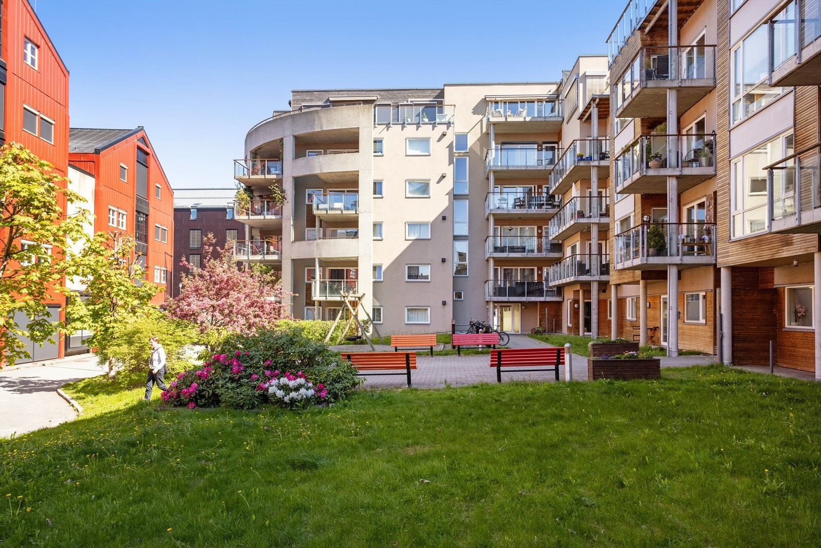 Beliggenheten til leiligheten er upåklagelig. Alt du behøver i hverdagen er innenfor gåavstand. Enklere blir det ikke! Galleribilde