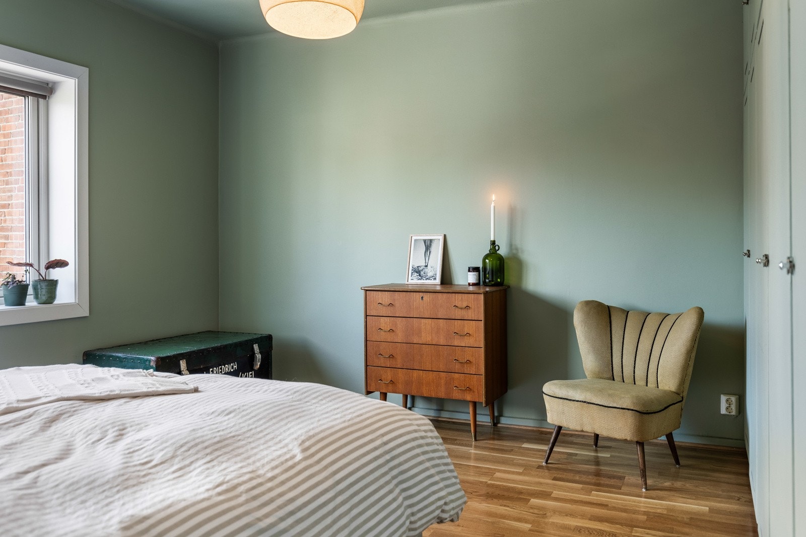 På hovedsoverommet er det også plass til sittemøbler, komode, skrivepult eller hva enn en måtte ønske. Galleribilde