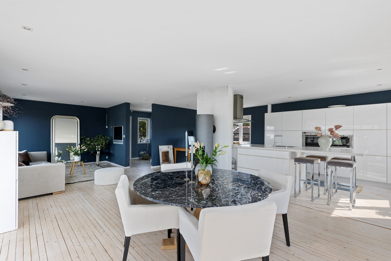 Peisovnen i rommet kan dreies på Galleribilde