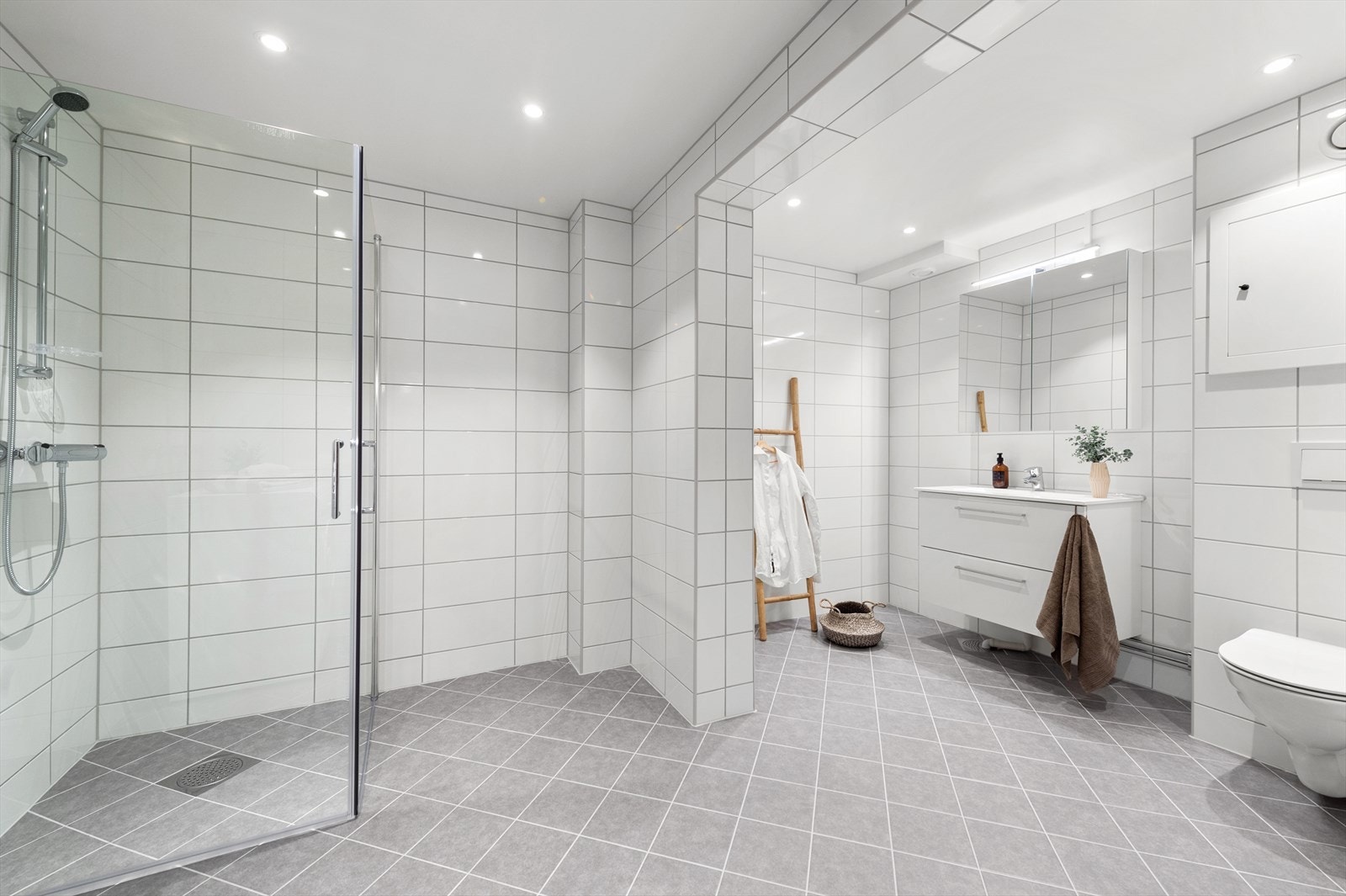 I 2024 har badet blitt utvidet, modernisert/flislagt i regi av borettslaget. Galleribilde