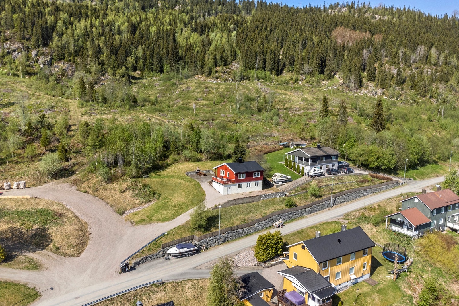 Romslig eiendom på 1103kvm. Galleribilde