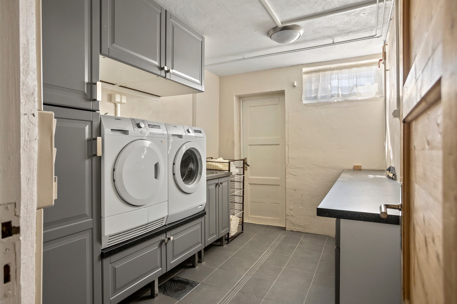 Vaskerom- 7,5 kvm. Renovert i 2009. Flislagt gulv med varme Galleribilde