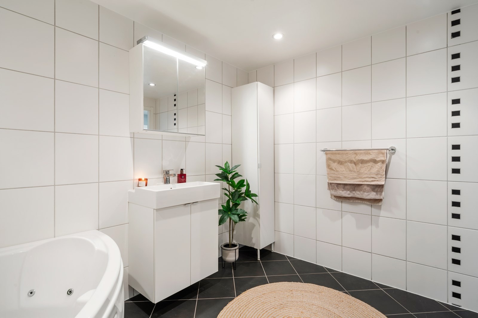- Badet måler 8 m² - Galleribilde