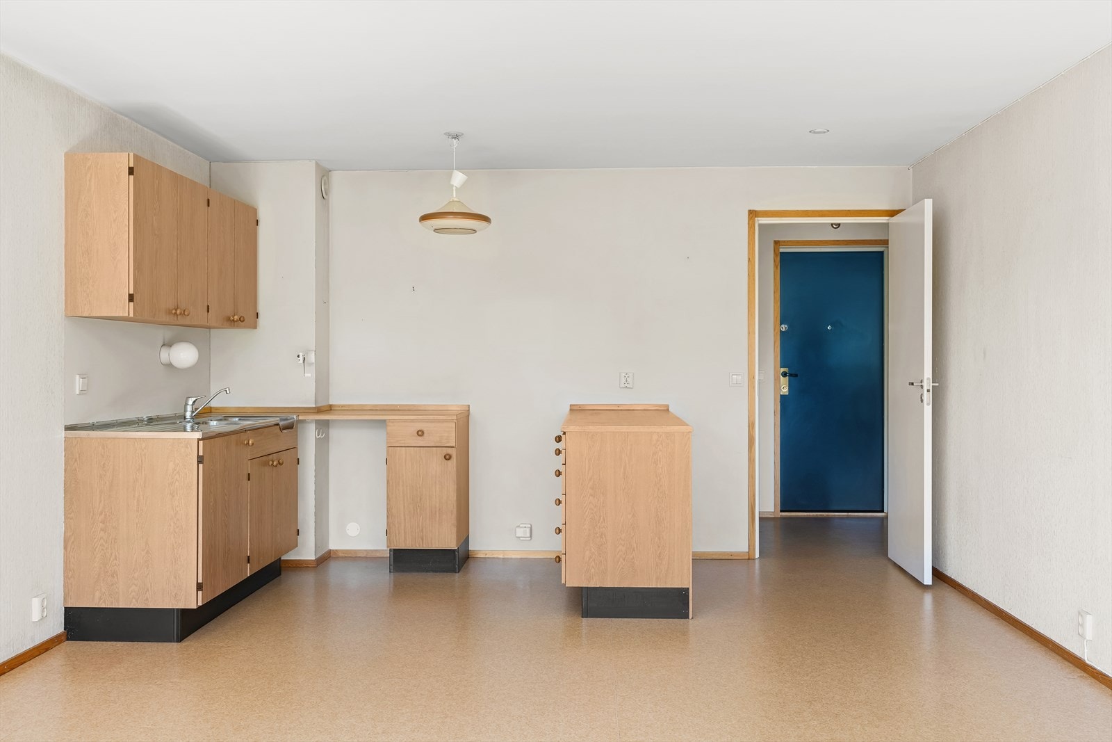 Her har du alle muligheter for å skape ditt helt eget drømmekjøkken som passer dine behov, enten du ønsker deg en kjøkkenøy, mye skap- og benkeplass eller gode arbeidssoner! Galleribilde