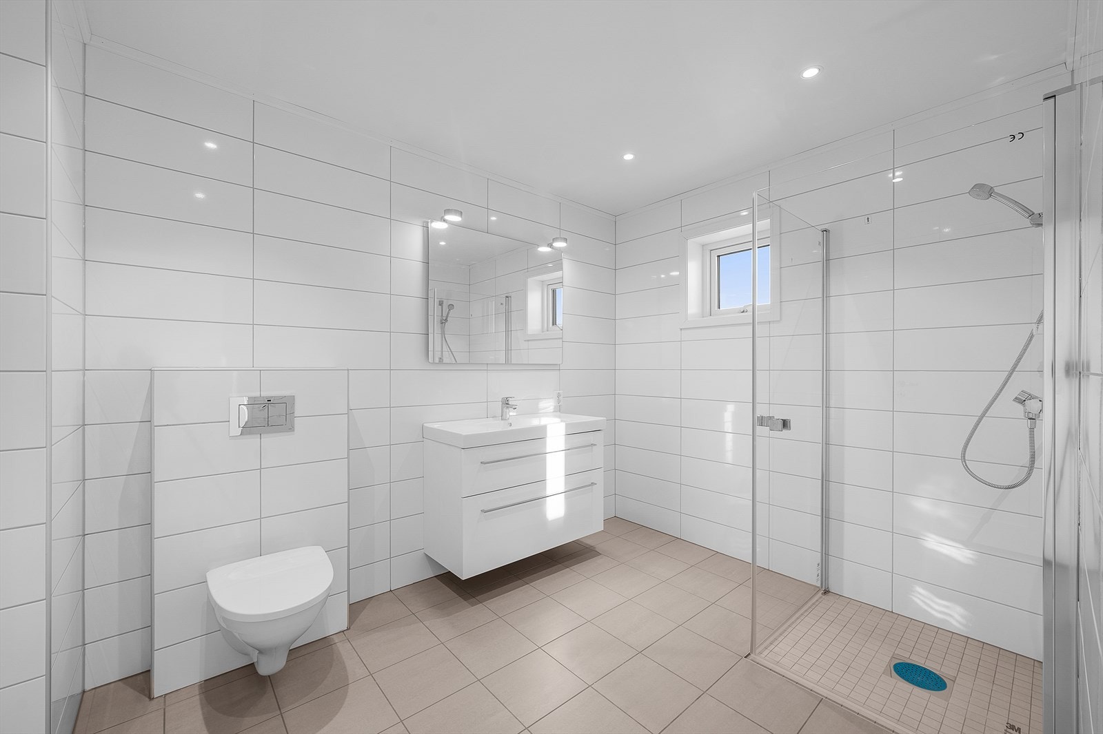 Bad/ wc i 2.etasje - moderne farge og materialvalg Galleribilde