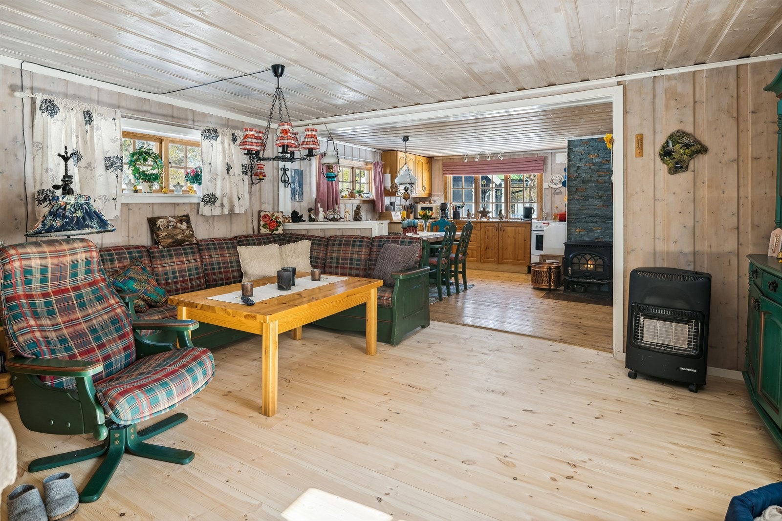 Fint gjennomgående lysinnslipp bidrar til en hyggelig atmosfære. Galleribilde