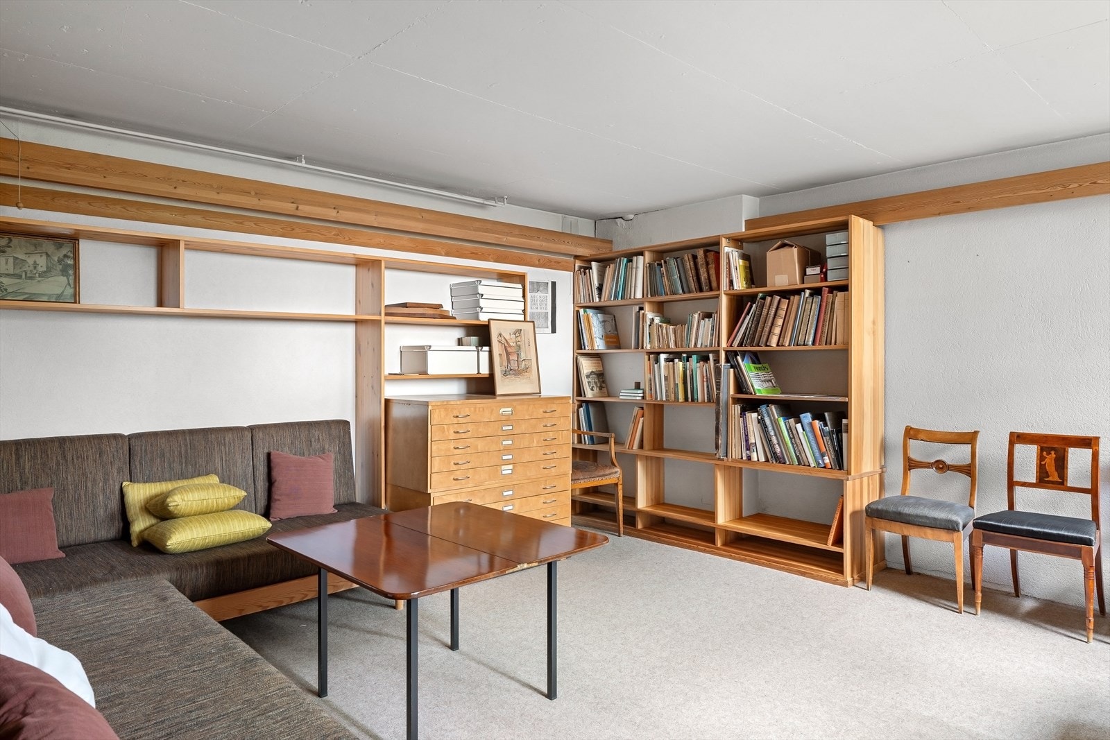 Kjellerstue/arbeidsrom med utgang hage (rommet er byggemeldt som bod, og ikke godkjent for varig opphold) Galleribilde