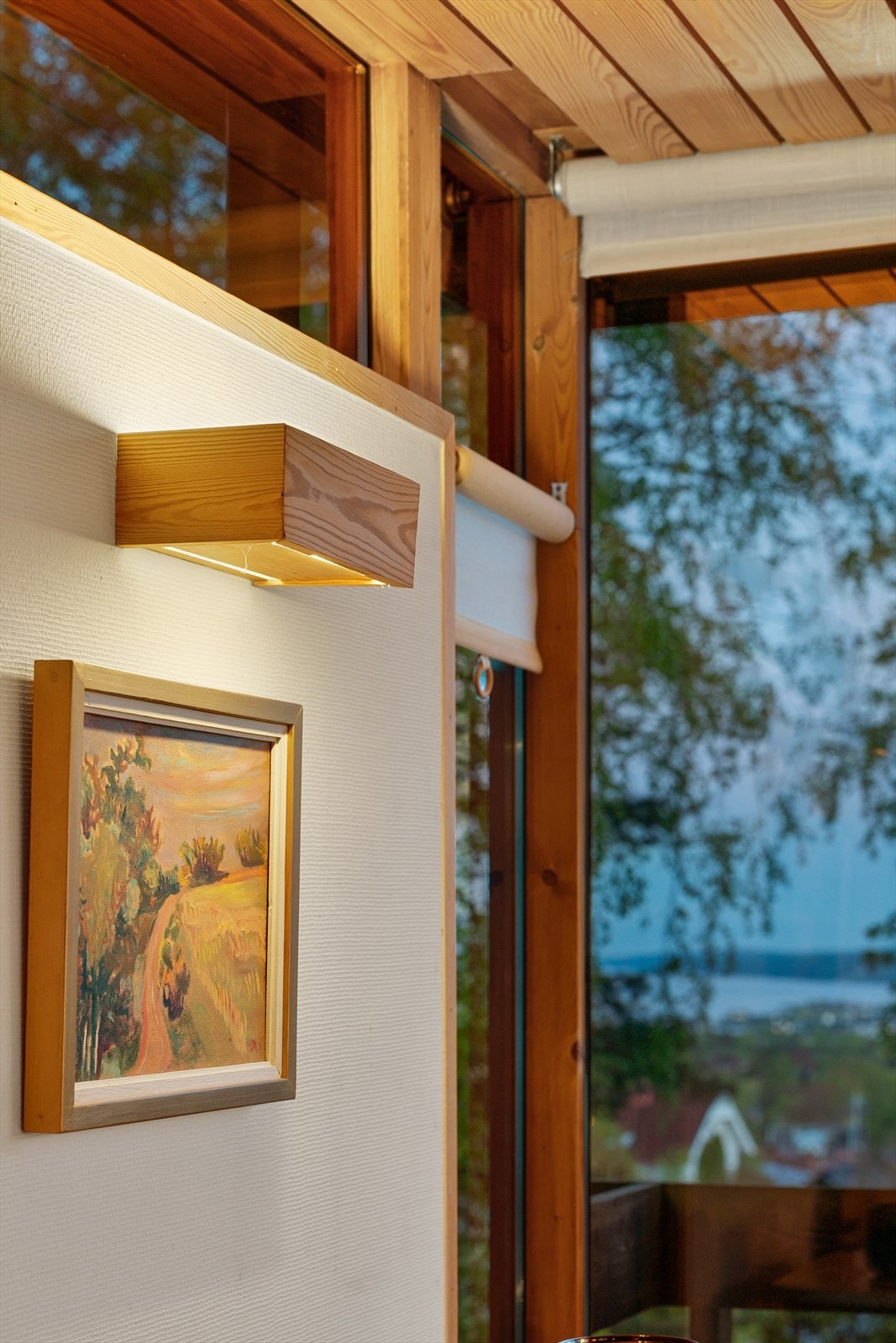 Arkitekt Bjart Mohr er blant annet kjent for Holmsbu billedgalleri som han mottok A.C. Houens fonds diplom for og som nå er fredet som et eksempel på fremragende nyere norsk arkitektur. Galleribilde