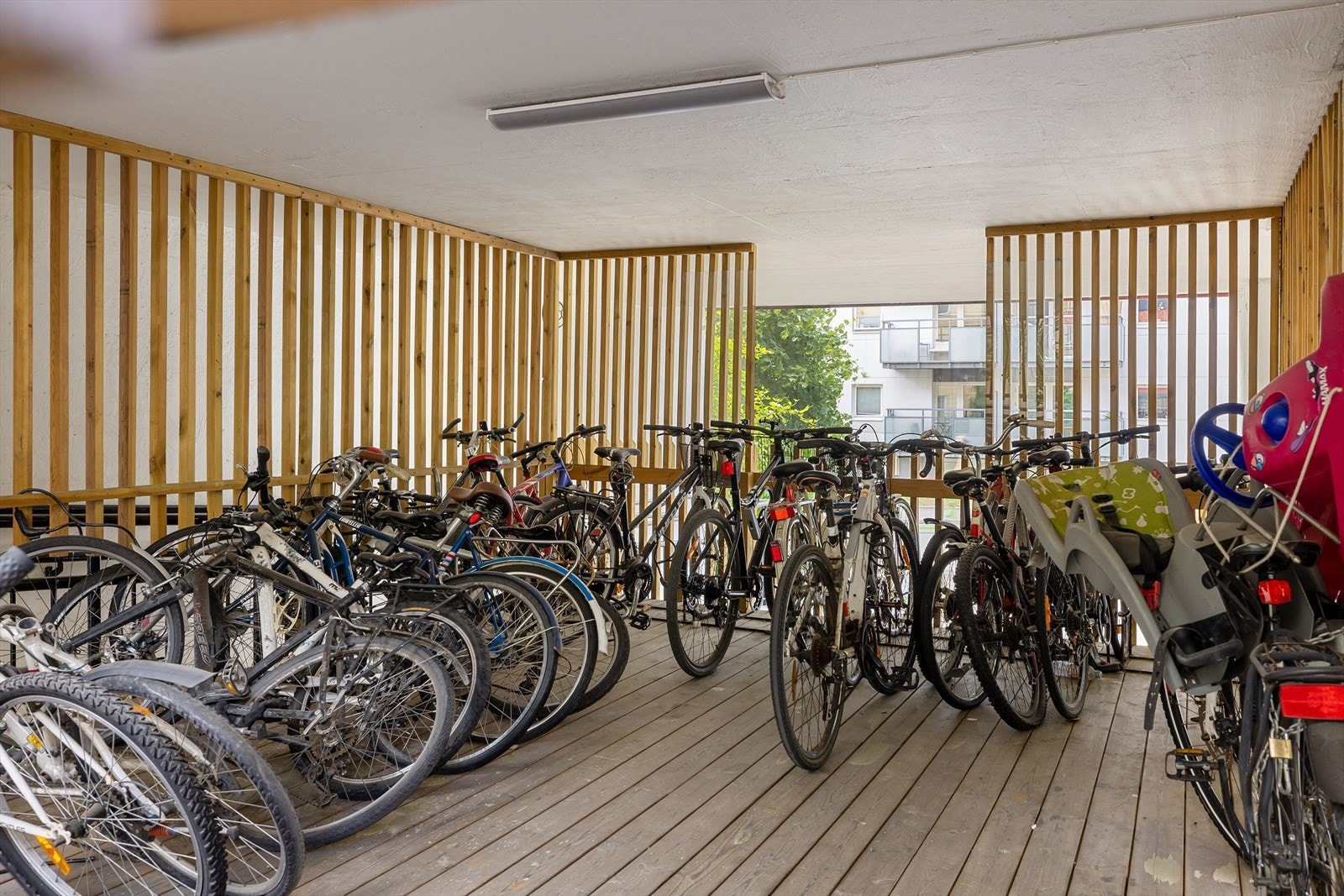 Sykkelparkering i borettslaget Galleribilde