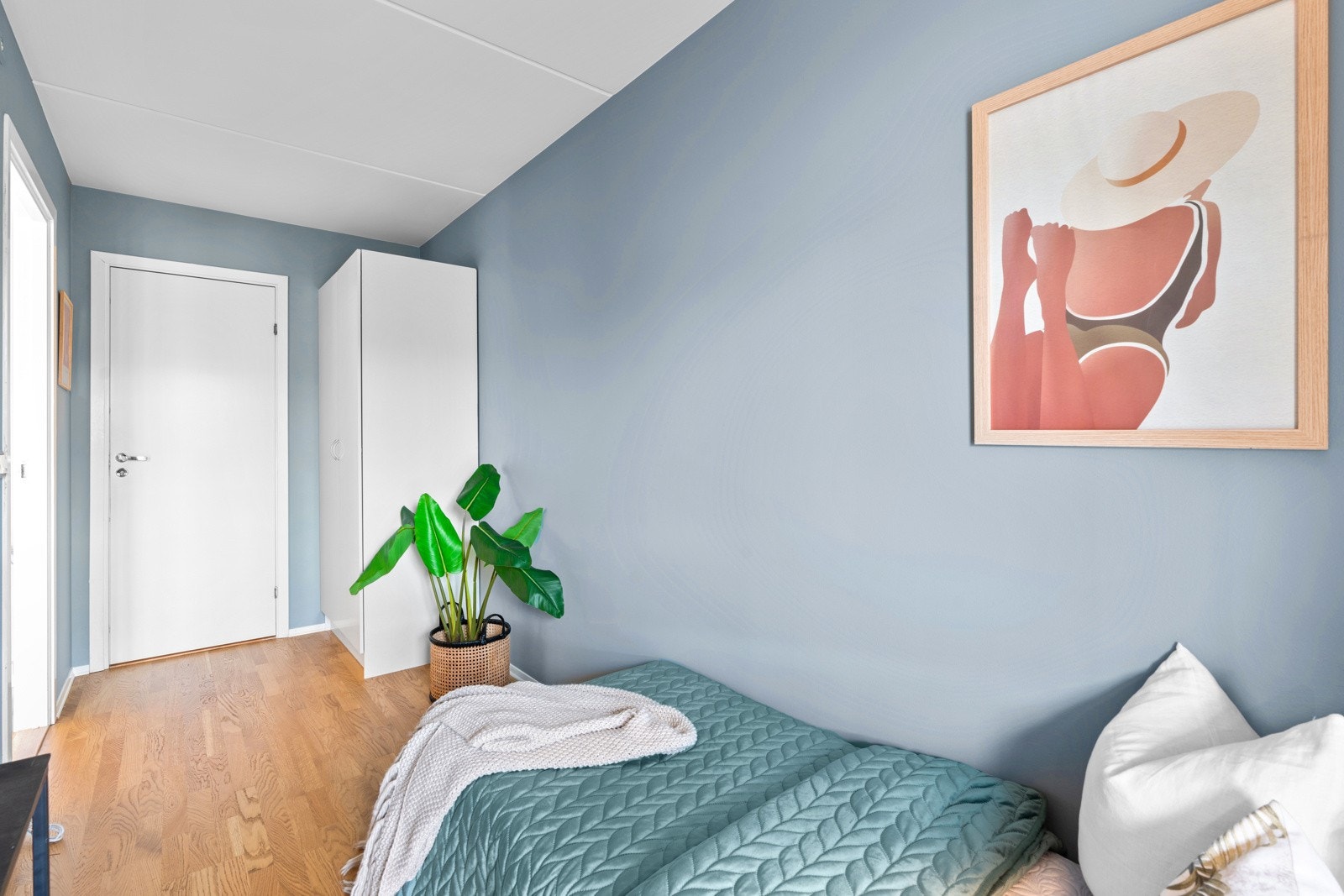 Soverom 2 med med medfølgende garderobe Galleribilde
