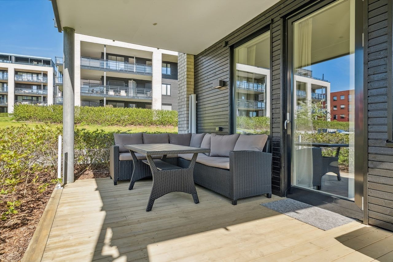 Balkongen er utstyrt med belysning og kontaktpunkt. Galleribilde