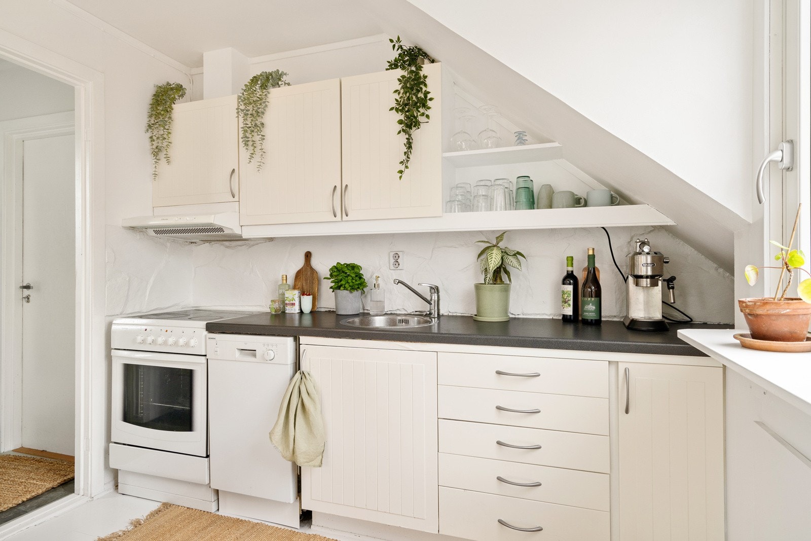 Innredning med profilerte fronter. Galleribilde