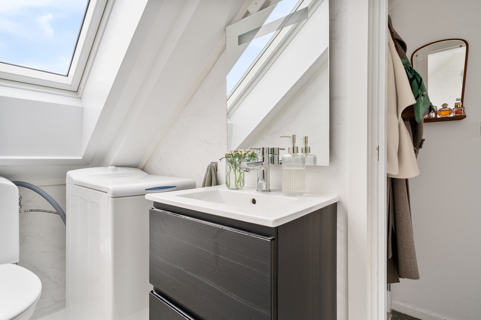 Baderom oppgradert i 2021 har fått tilstandsgrad 1 av takstmann. Galleribilde