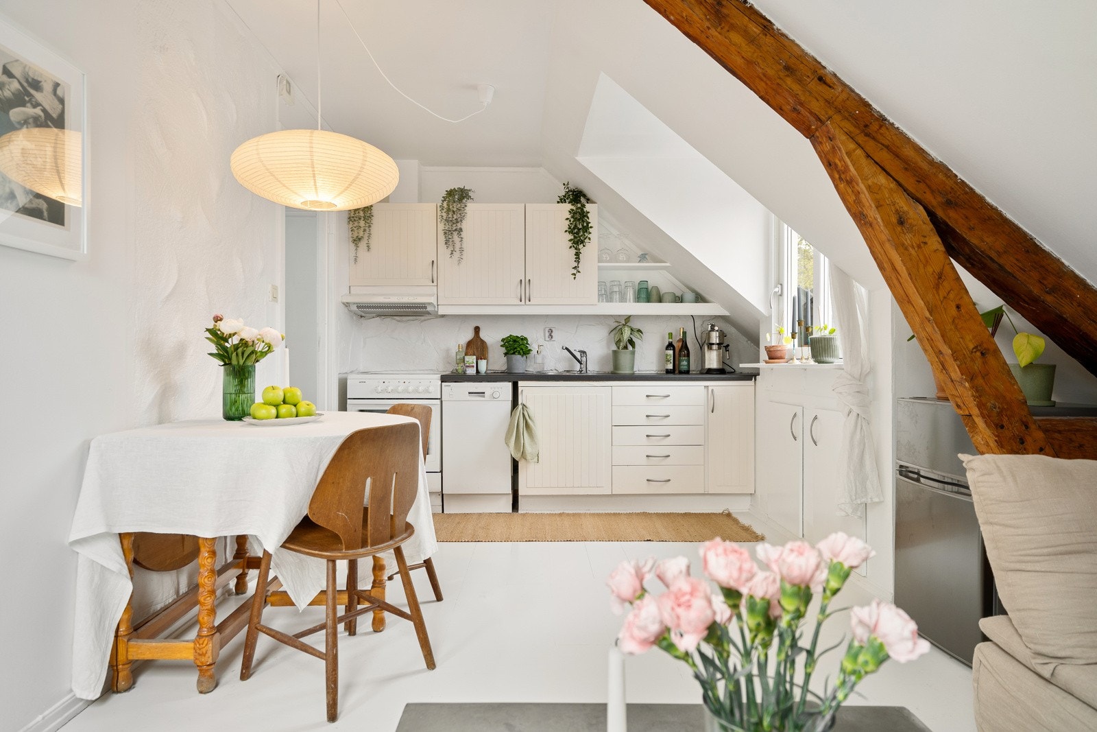 Stue og kjøkken har åpen løsning. Galleribilde