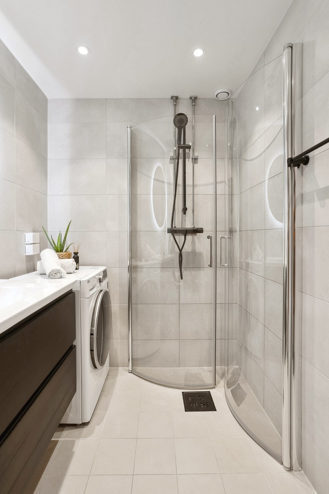 Badet har behagelig varme i gulvet. Galleribilde