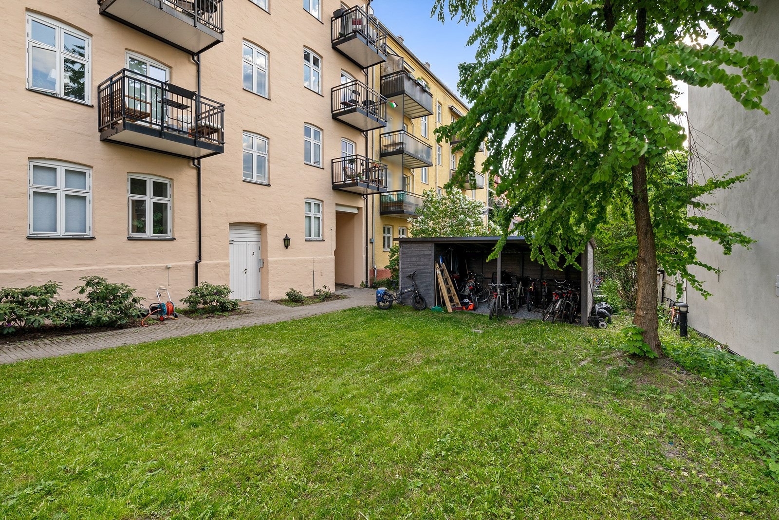 Bakgården er perfekt for både store og små! Galleribilde