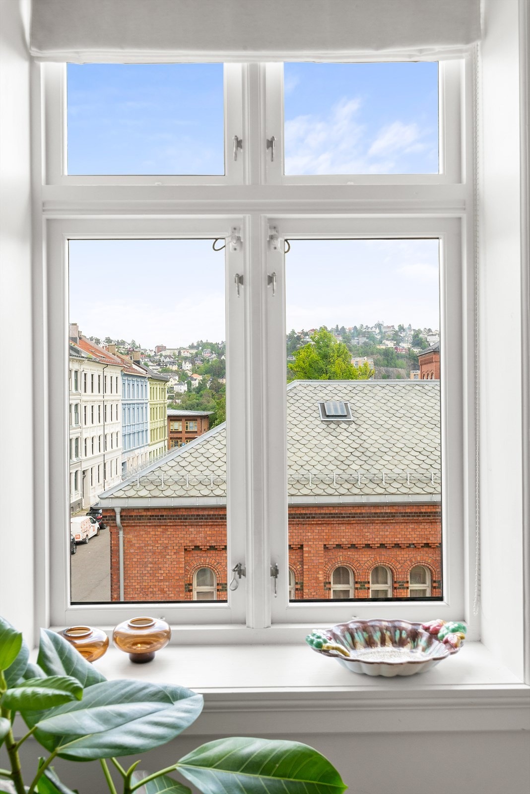 Leiligheten ligger på toppen og byr på godt lysinnslipp. Galleribilde