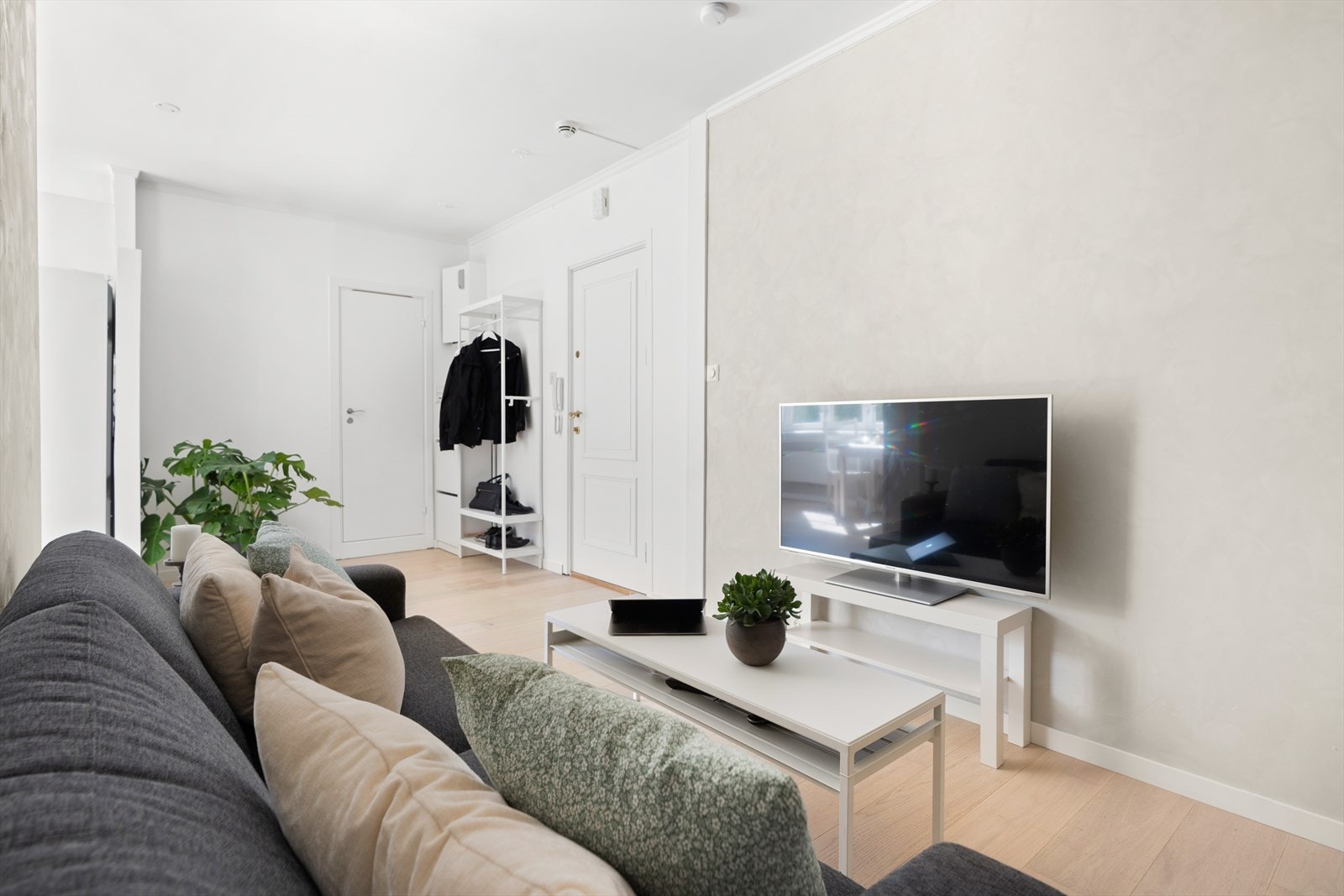 Overflatene er moderne og står i stil til leiligheten. Galleribilde