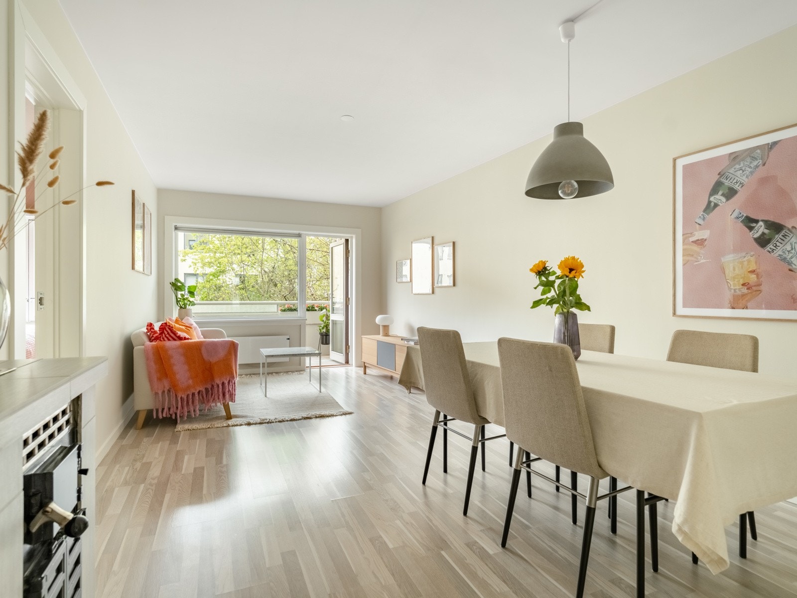 Vi snur oss og tar endelig turen ut på den herlige balkongen. Galleribilde