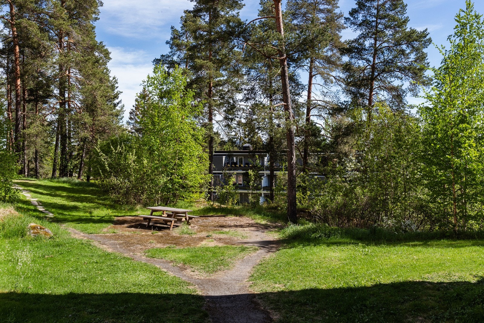 Koselige uteområder i borettslaget Galleribilde