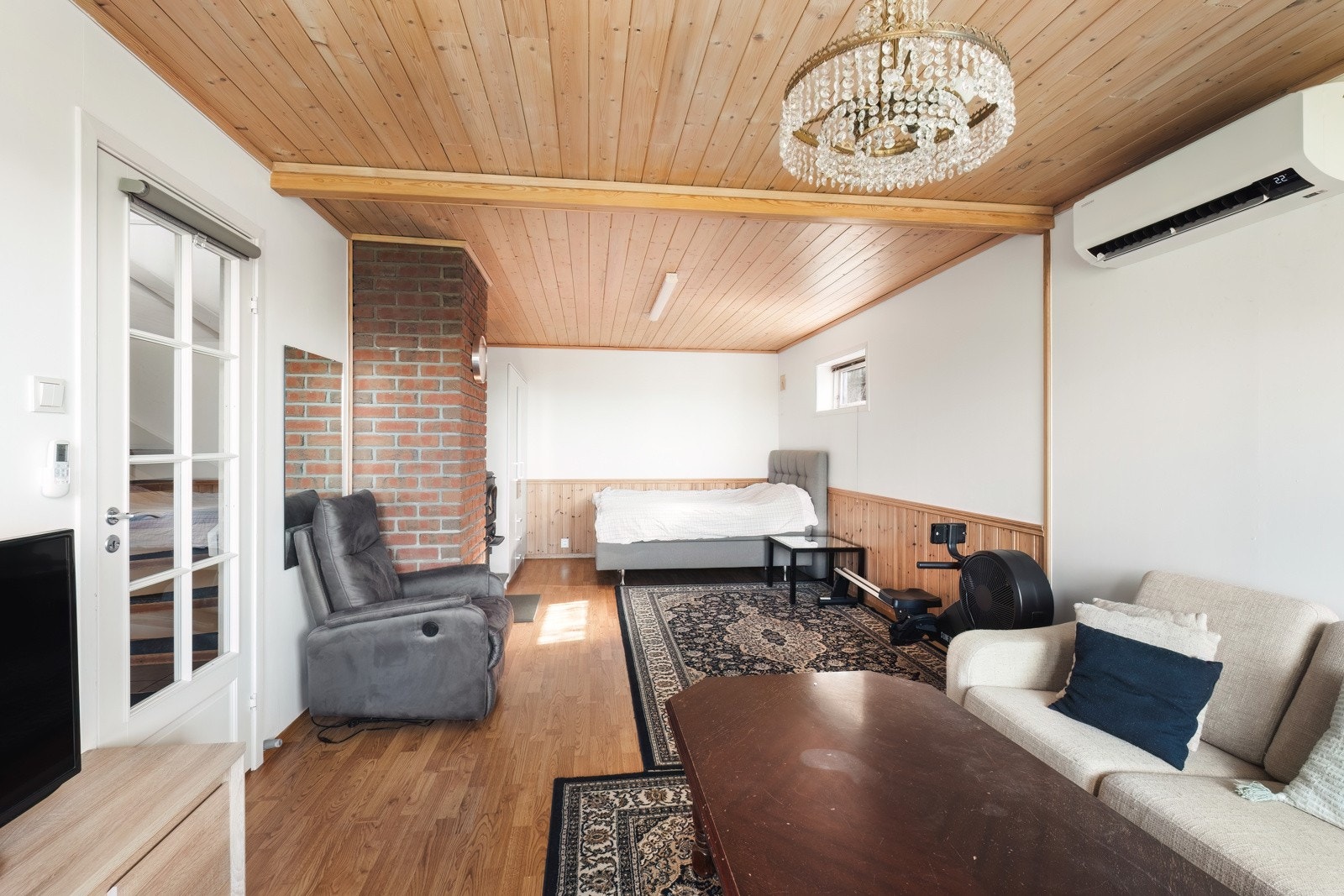 Romslig kjellerstue Galleribilde