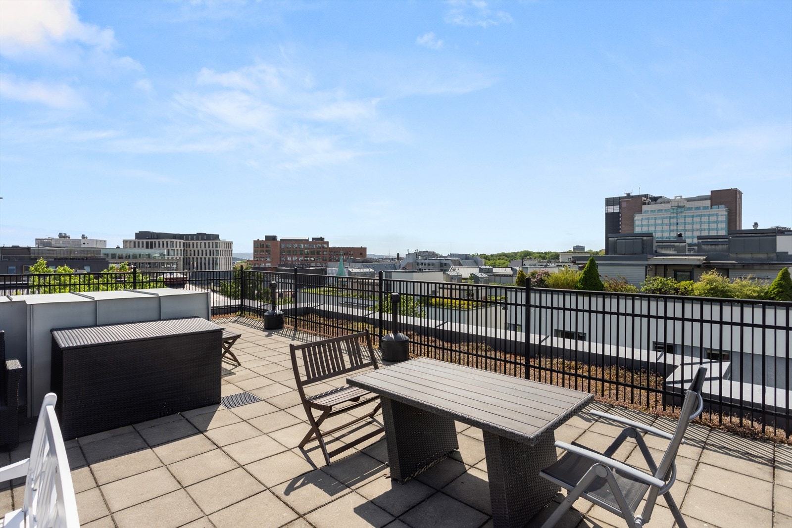 Sameiet har en fantastisk takterrasse med svært gode solforhold og utsikt over Oslo. Galleribilde