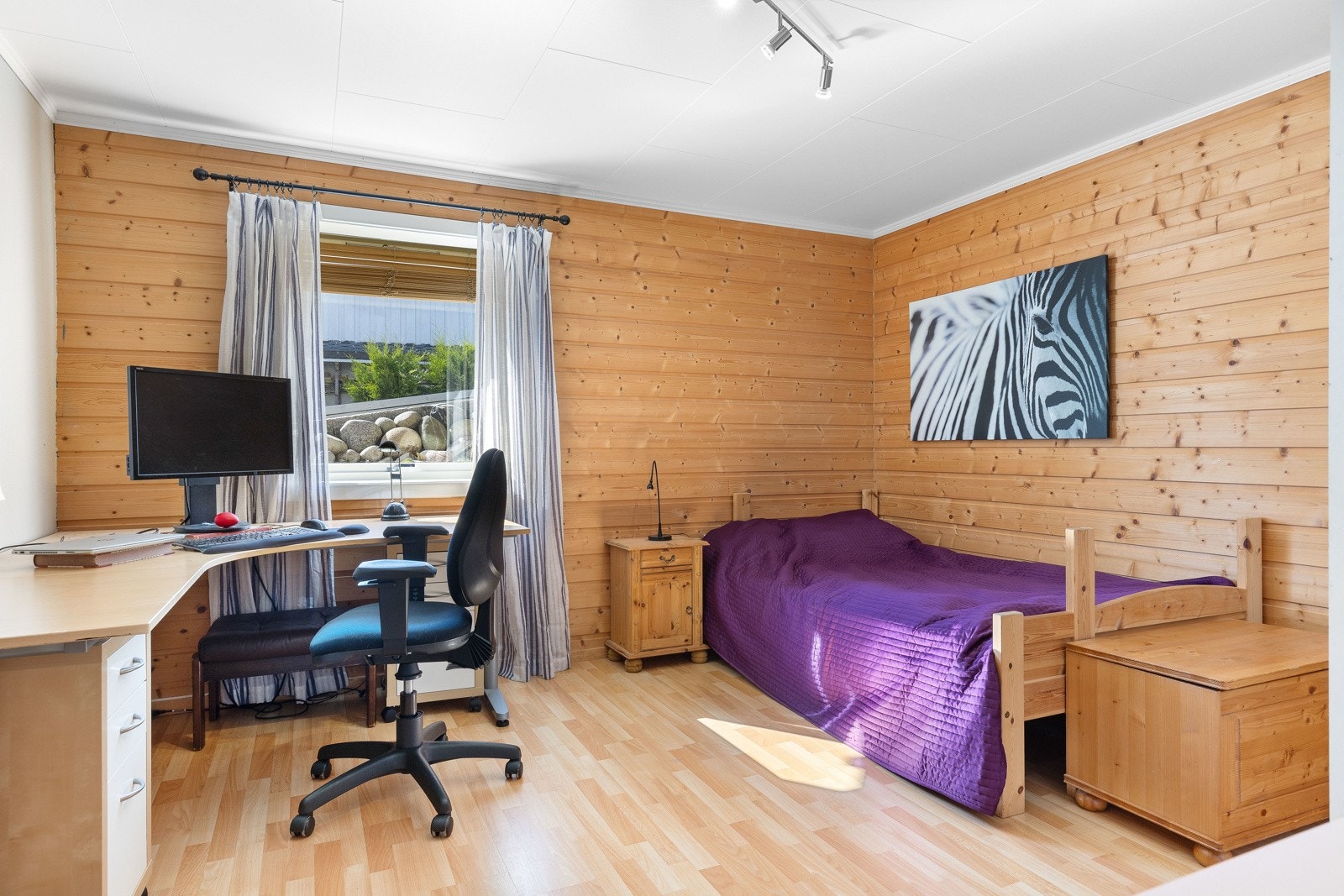 Samtlige soverom har laminatgulv. Galleribilde