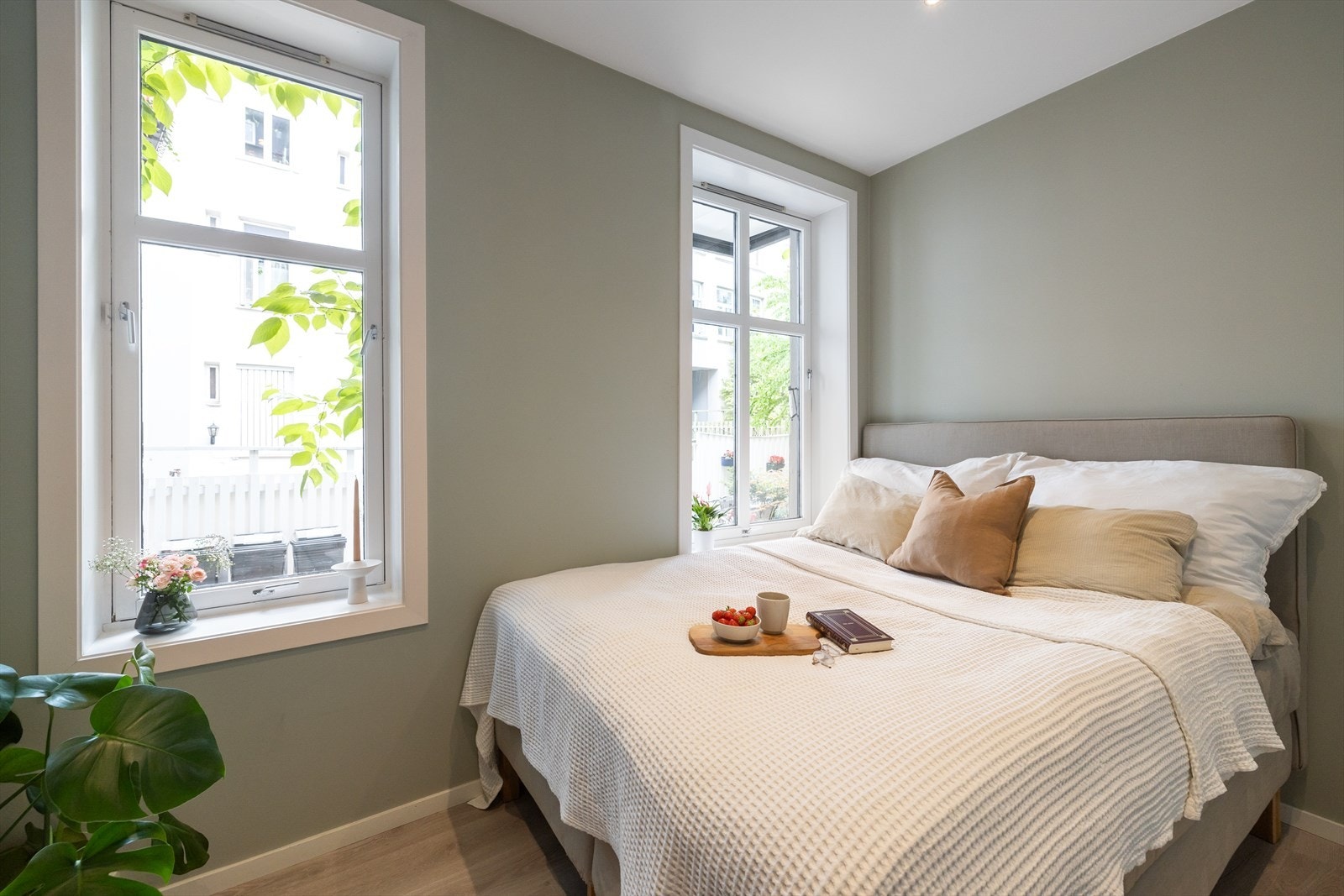 - Soverommet er vendt mot bakgården . Galleribilde