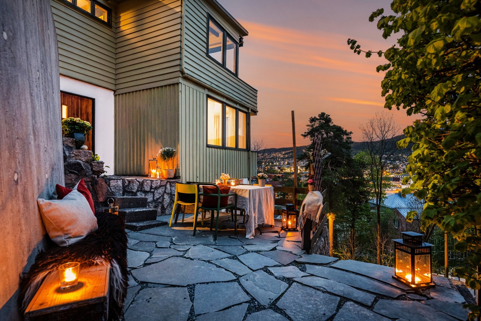 Hva med en bedre grillmiddag med gode venner her? Galleribilde