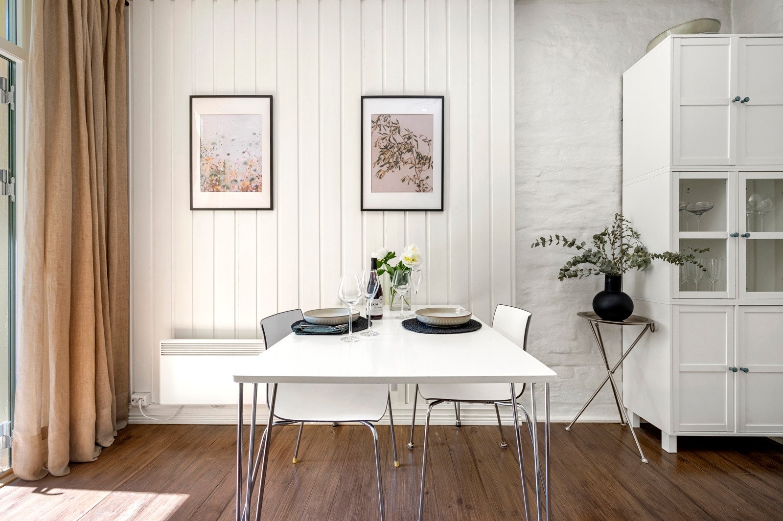 Fin plass til spisebord på kjøkkenet. Galleribilde