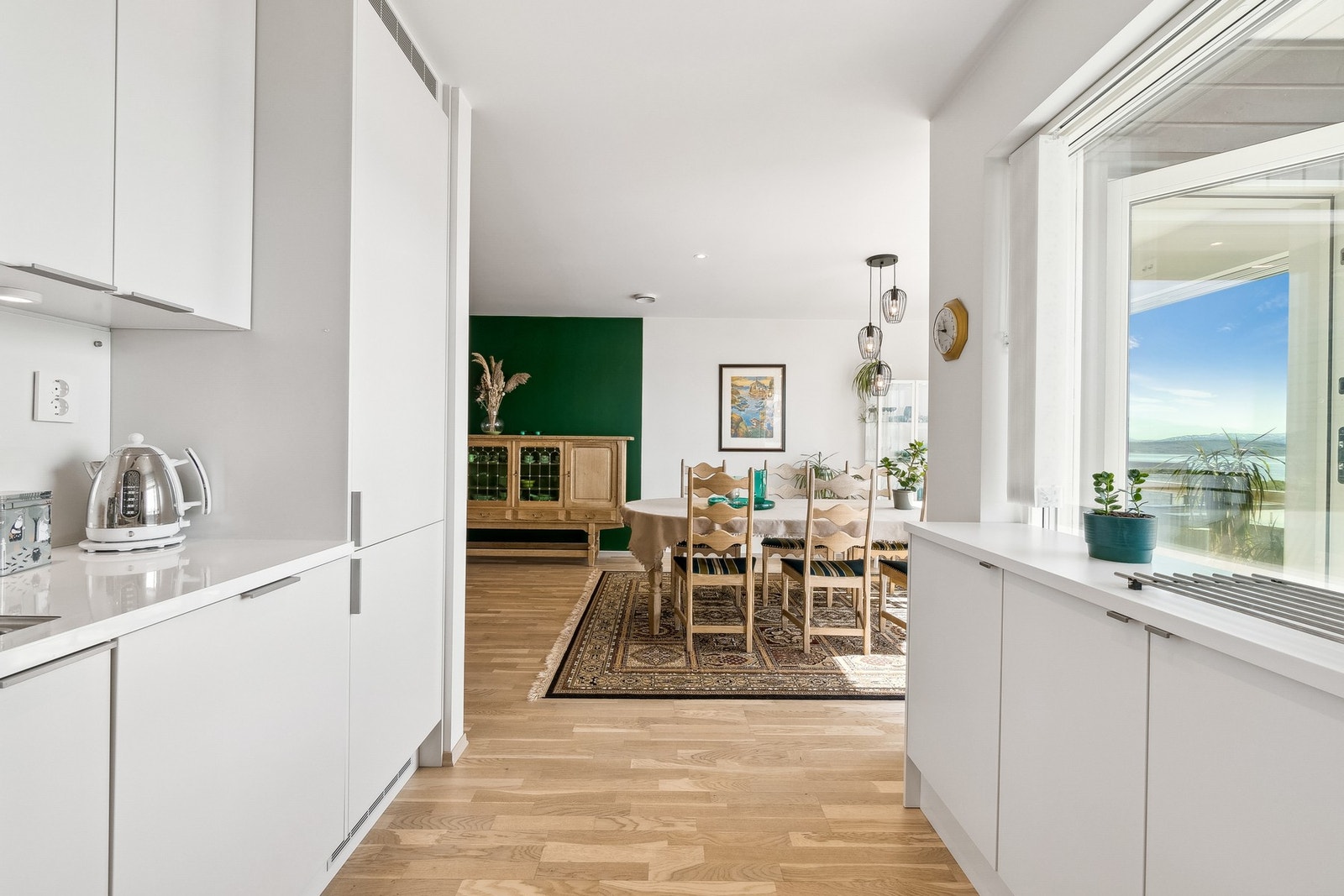 Lyst, tidløs innredning. Galleribilde