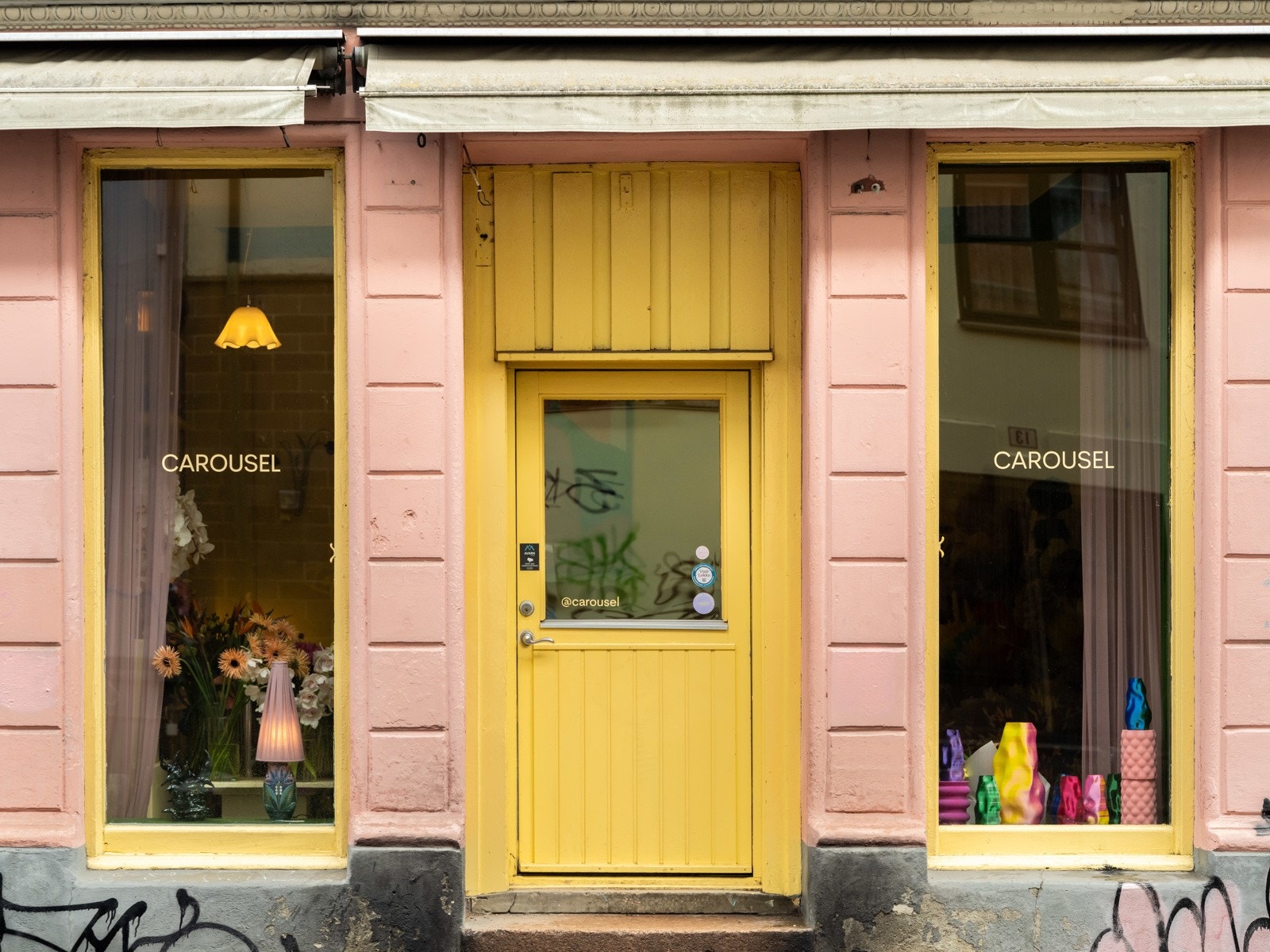 Nisjebutikker er å finne i samtlige sidegater. Galleribilde